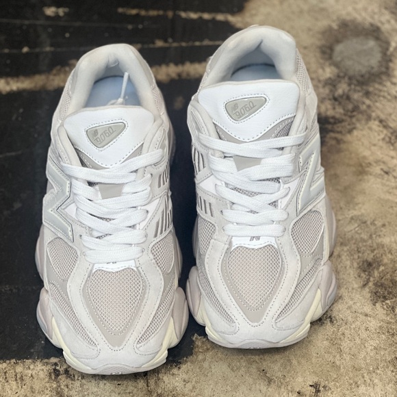 (WOMEN’S) New Balance 9060 Grey Beige - Picture 3 of 8